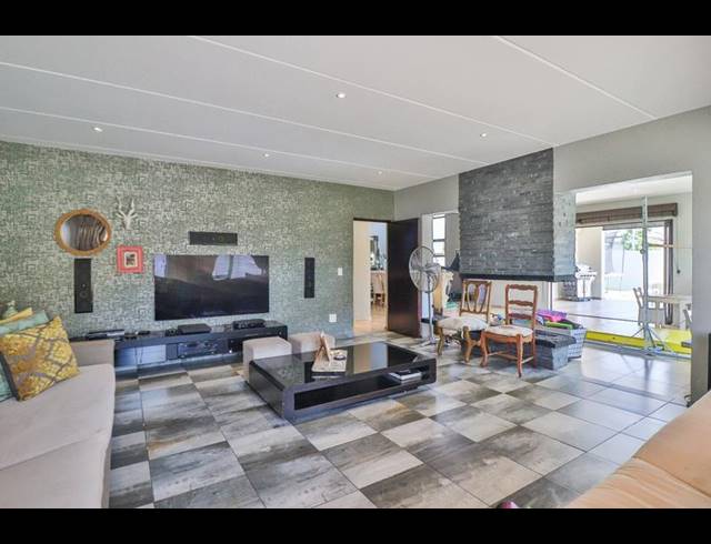 3 BEDROOM HOUSE FOR SALE IN GREENSTONE HILL